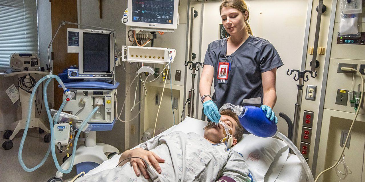 University of Mary’s/CHI St. 科健康’s Respiratory Therapy (MS) program awarded The President’s Award for Excellence in Credentialing Success
